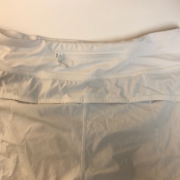 White lulu shorts - Picture 3 of 3